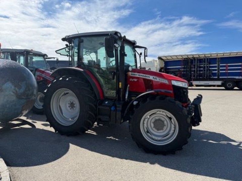 Massey Ferguson 5711 M