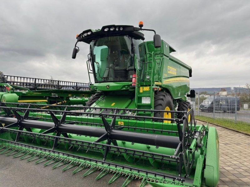 John Deere T550
