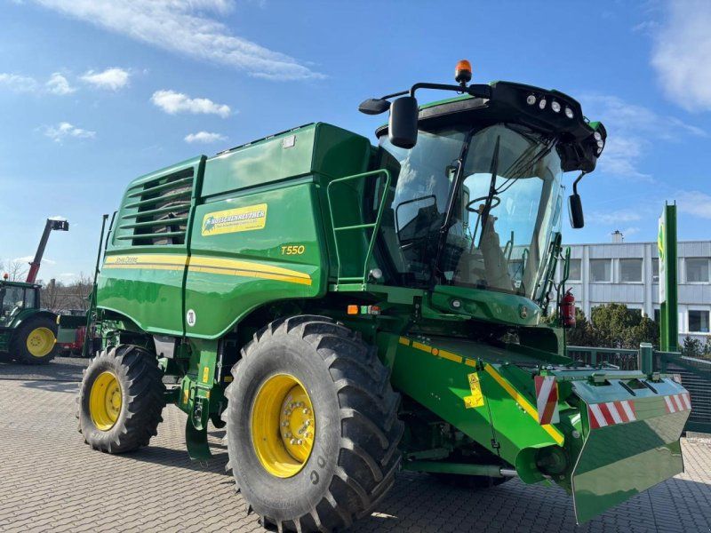 John Deere T550