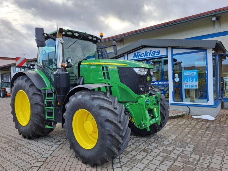 John Deere 6250R Premium Sonderfina ab 1,99%