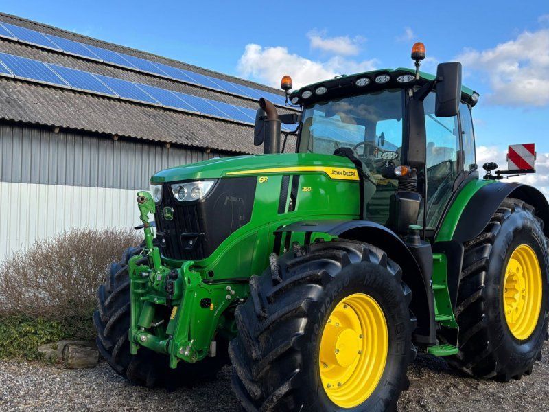 John Deere 6R250 AutoTrac og Sektionskontrol