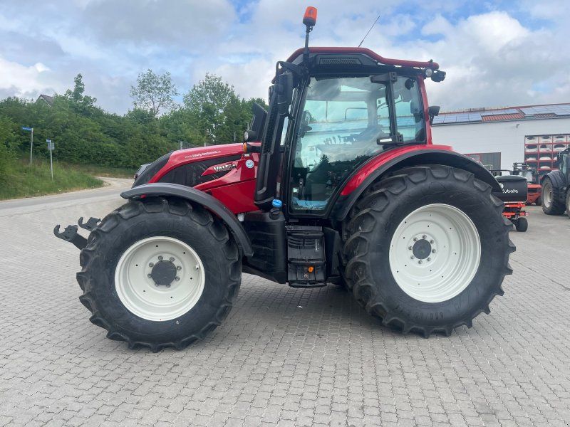 Valtra N154 A mit FK und Rüfa