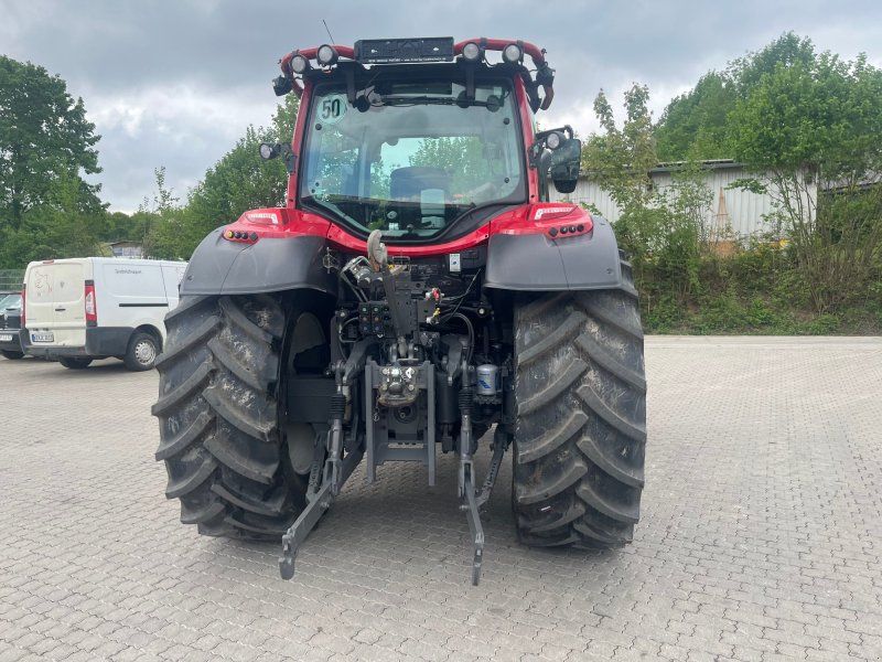 Valtra N154 A mit FK und Rüfa