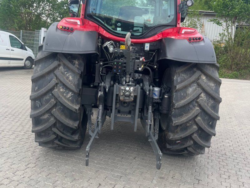 Valtra N154 A mit FK und Rüfa