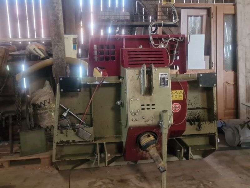 Holzknecht HS 750