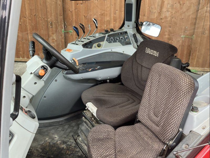 Valtra N 174