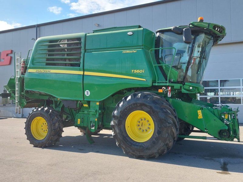 John Deere T560
