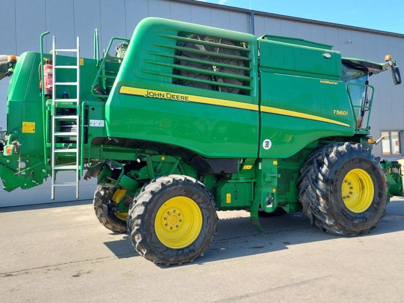John Deere T560
