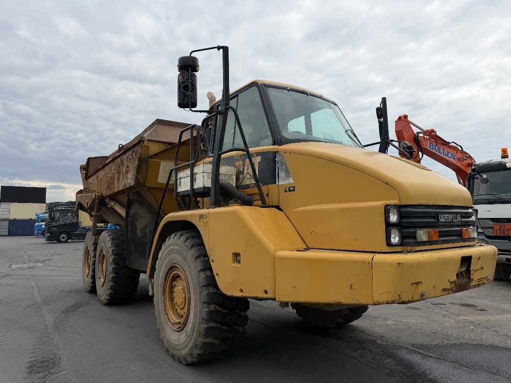 CAT 725