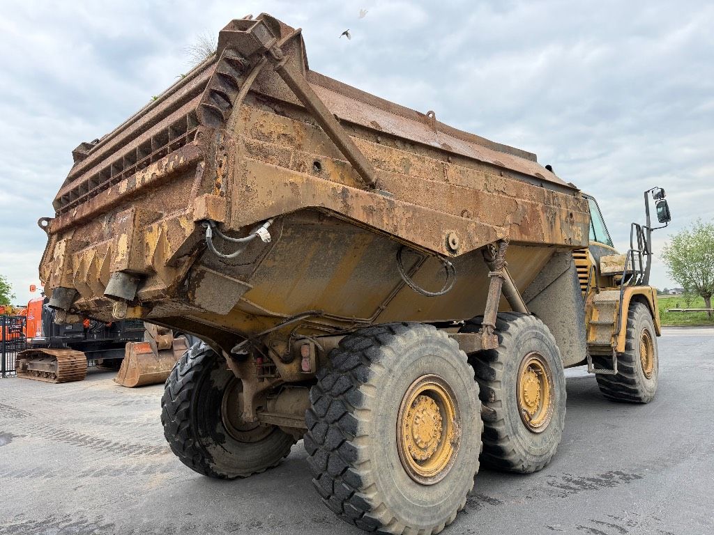 CAT 725
