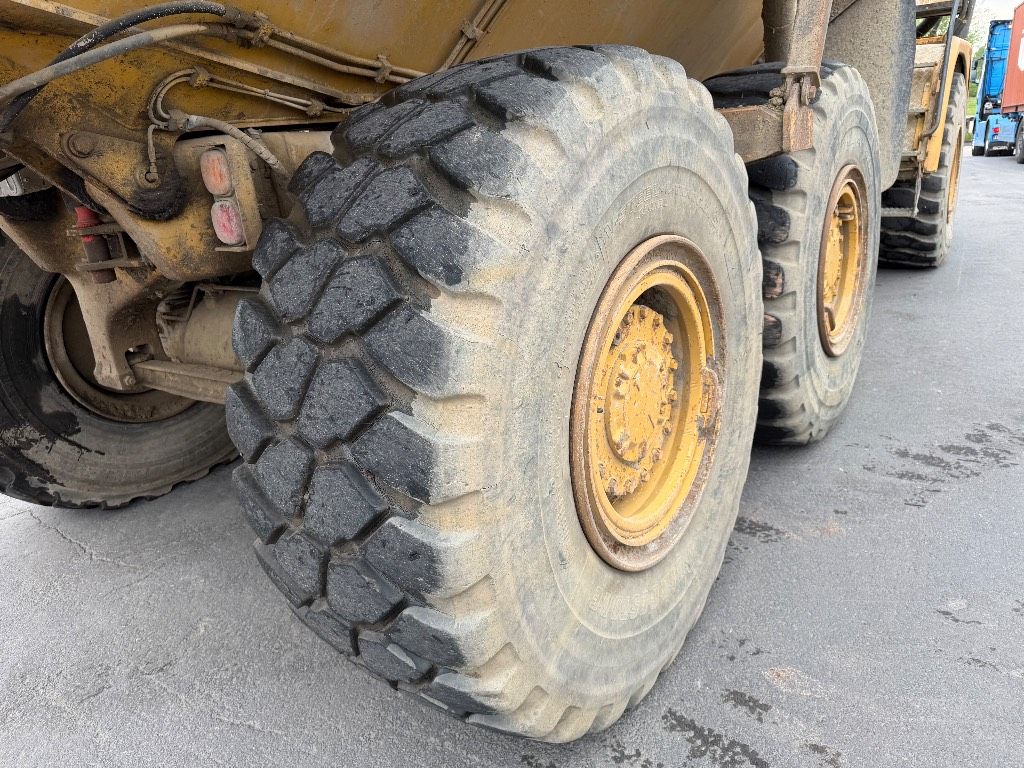 CAT 725