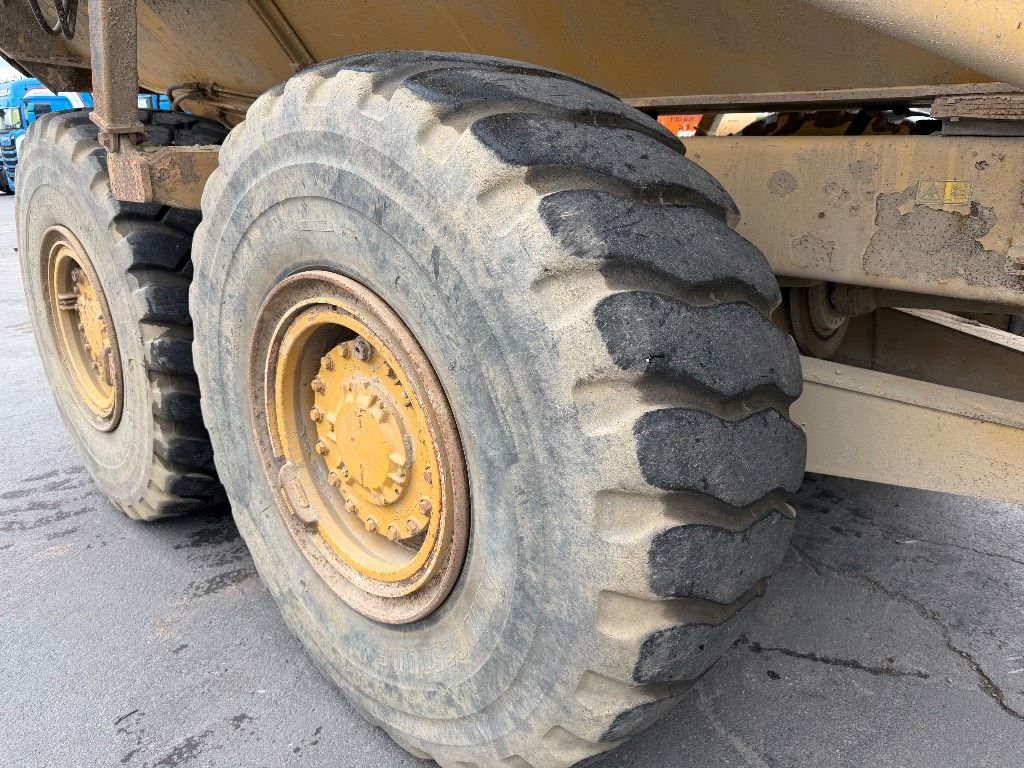 CAT 725