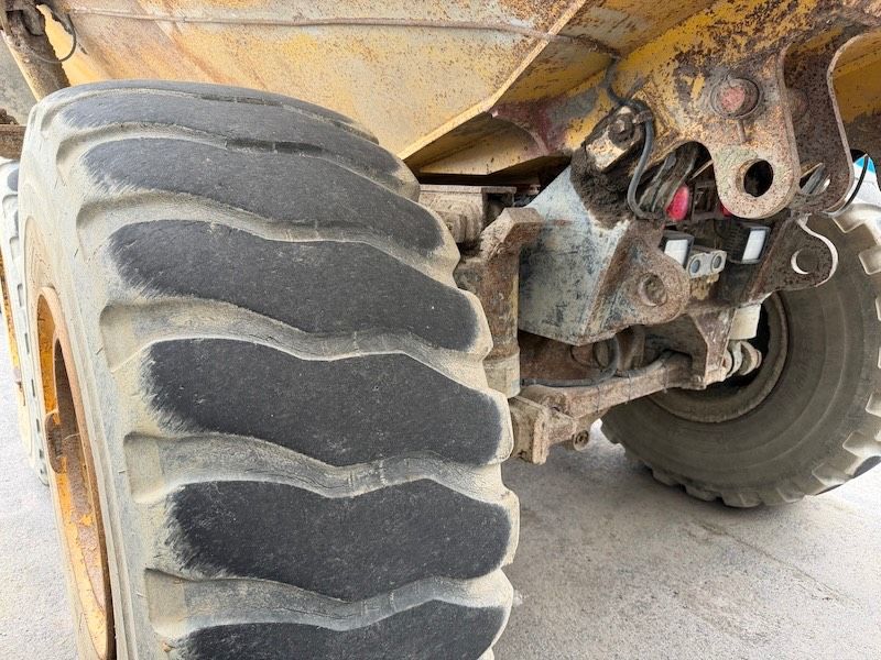 Komatsu HM 300-2
