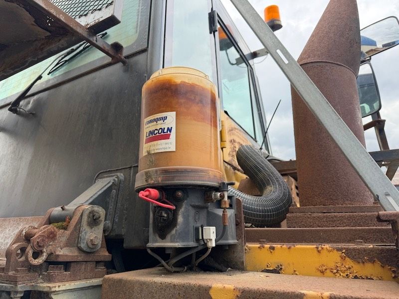 Komatsu HM 300-2