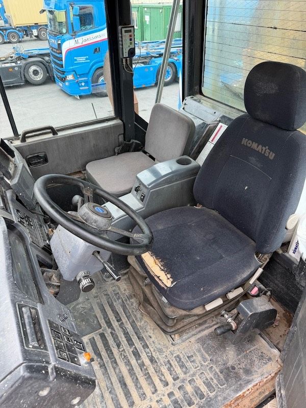 Komatsu HM 300-2