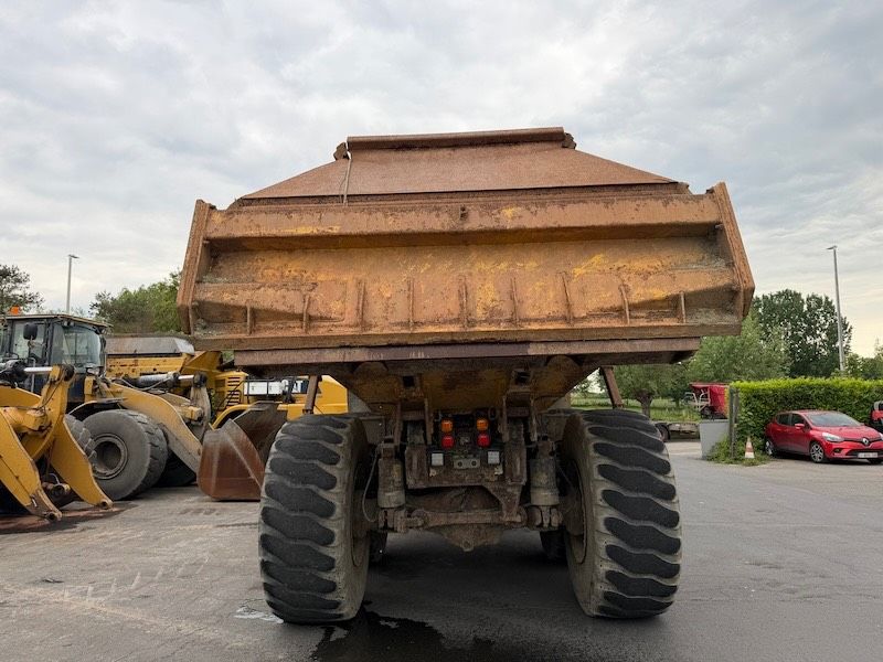 Komatsu HM 300-2