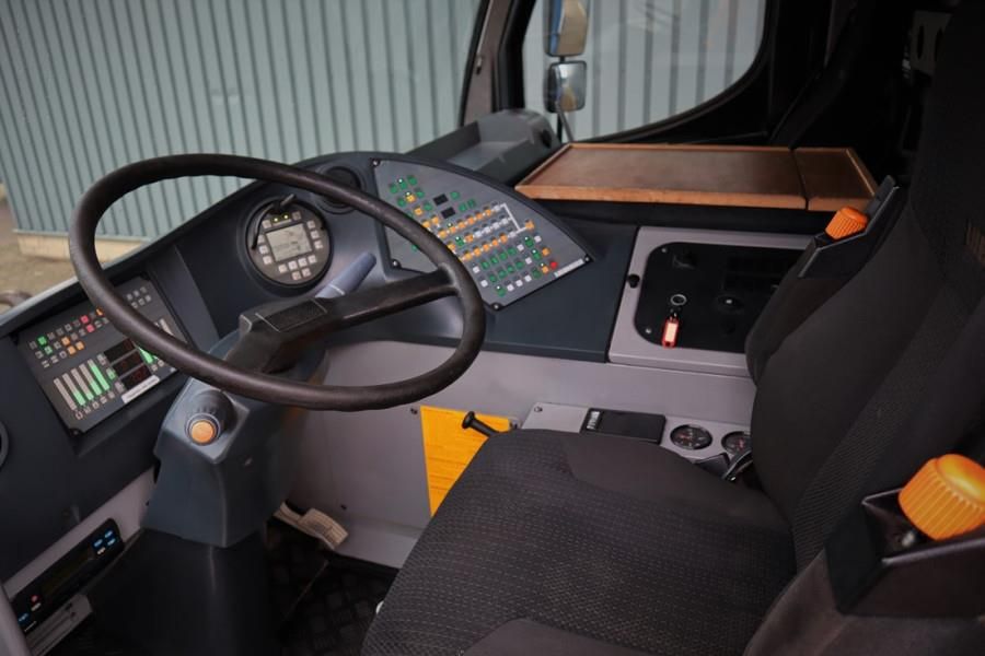 Liebherr LTM1150-6.1 Dutch Vehicle Registration, Valid Para