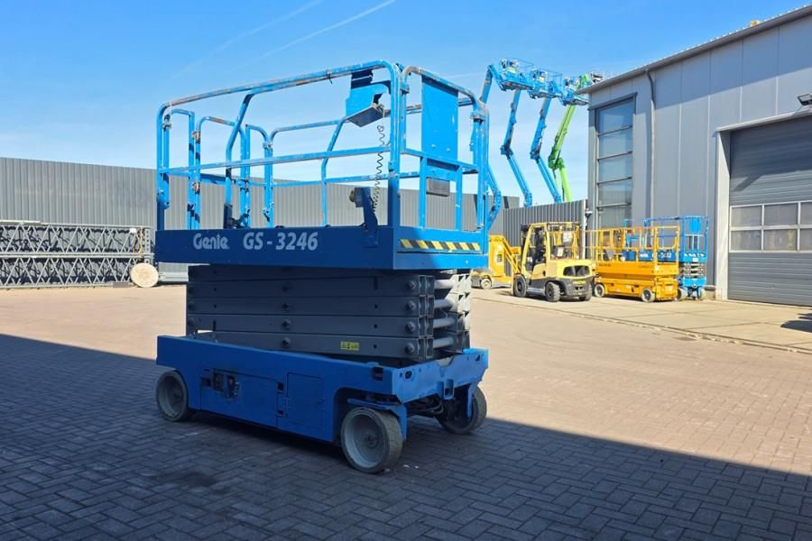 Genie GS3246 Electric, Working Height 11.75 m, 318kg Cap