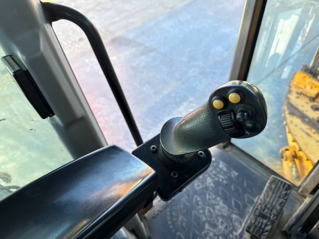 Volvo G946B 6x6 EPA Certified / 4.27m Blade / Camera