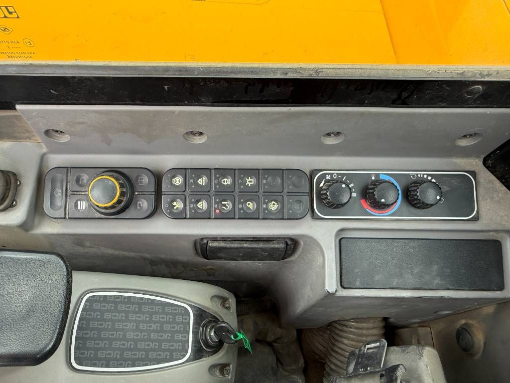 JCB 48Z-1 - Hammer Lines / Quick Coupler