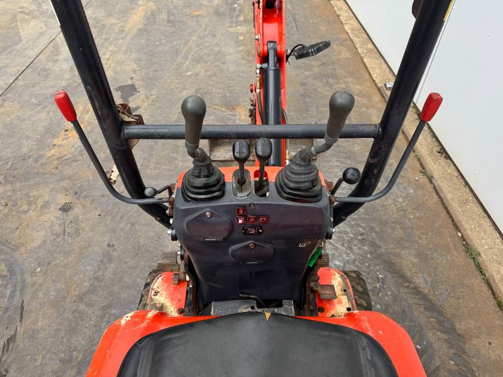 Kubota U10-3 - Hydr. Undercarriage / Hammer Lines
