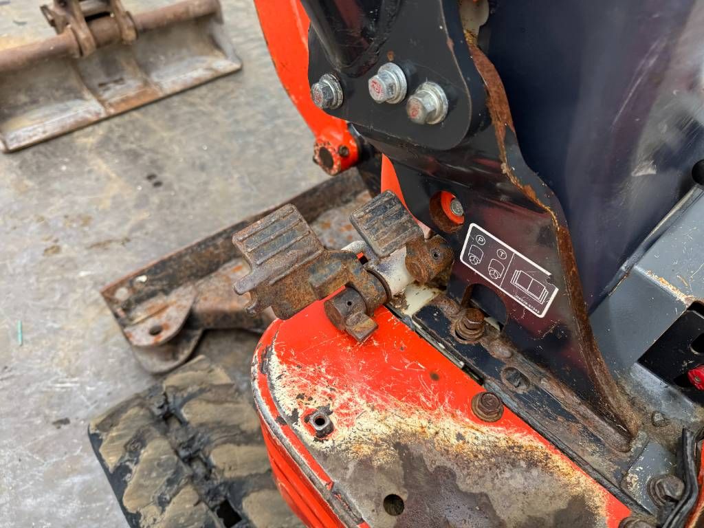 Kubota U10-3 - Hydr. Undercarriage / Hammer Lines