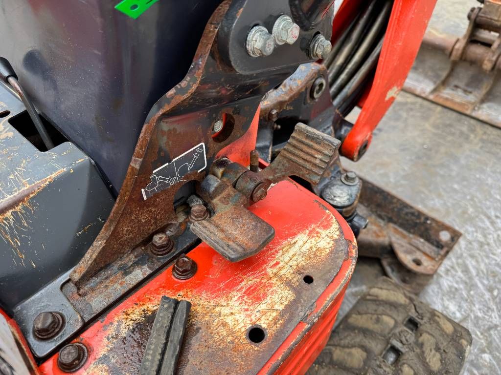Kubota U10-3 - Hydr. Undercarriage / Hammer Lines