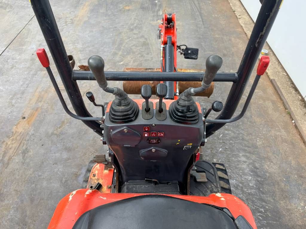 Kubota U10-3 - Hydr. Undercarriage / Hammer Lines