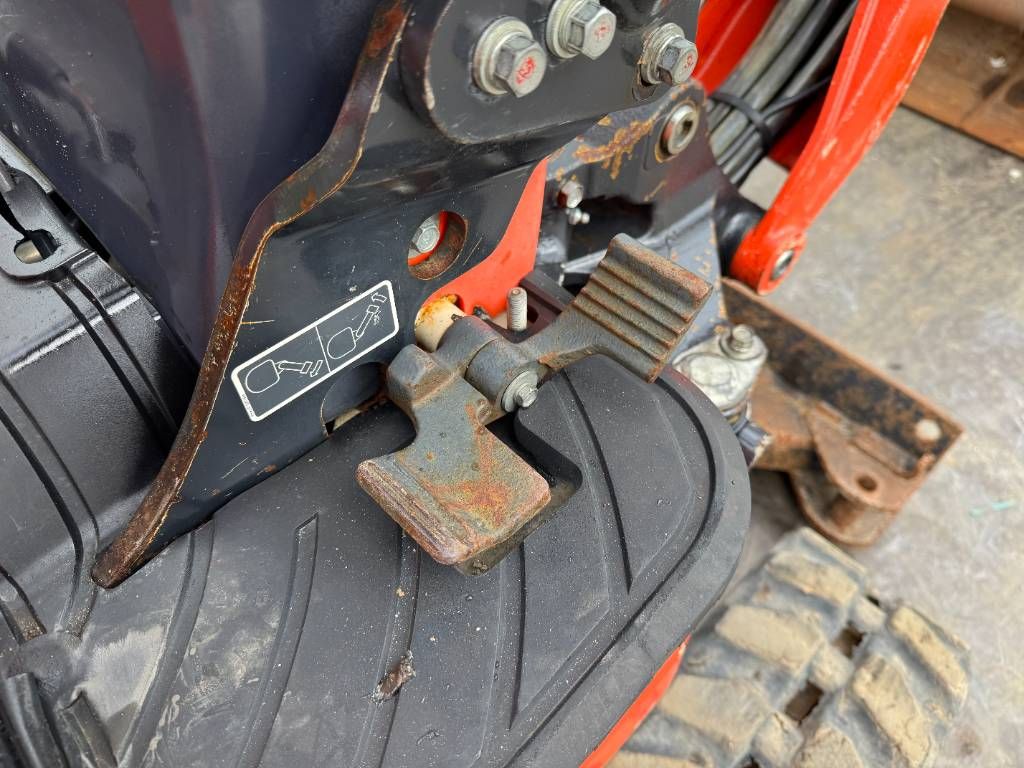 Kubota U10-3 - Hydr. Undercarriage / Hammer Lines