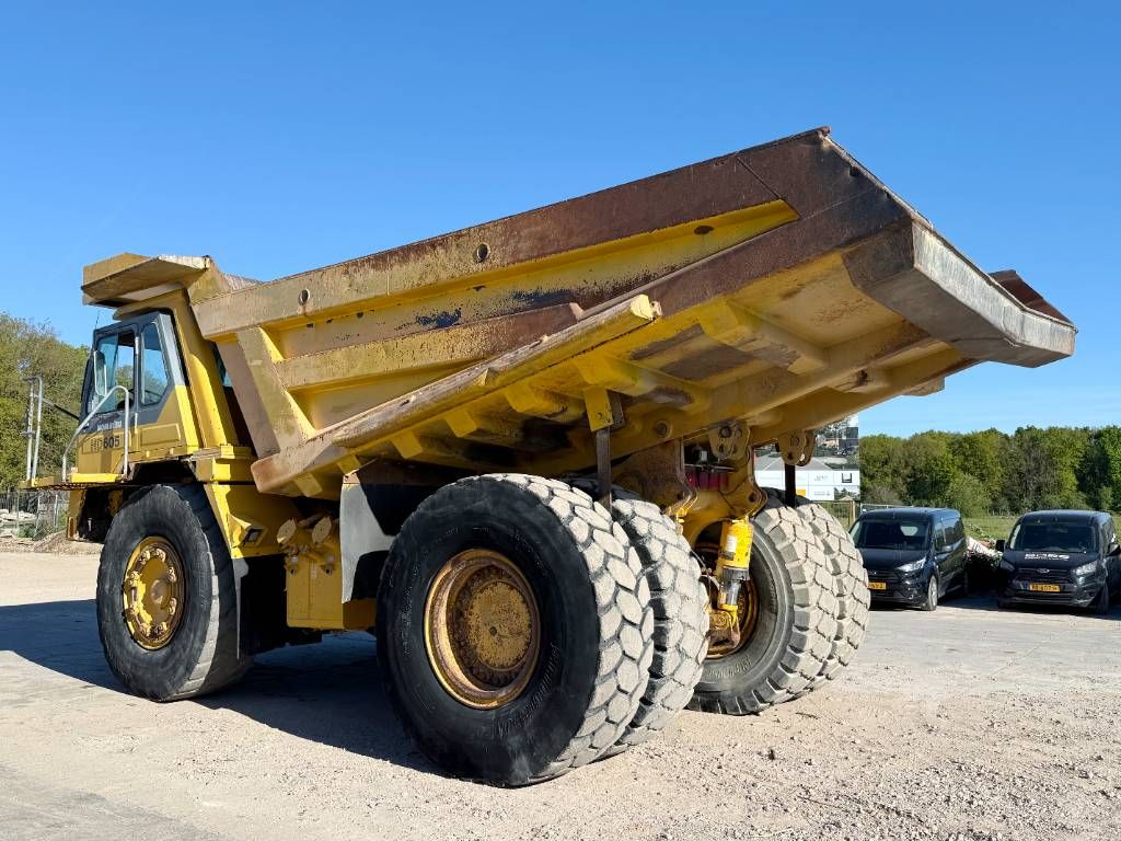 Komatsu HD605-5 - Automatic Greasing / Camera