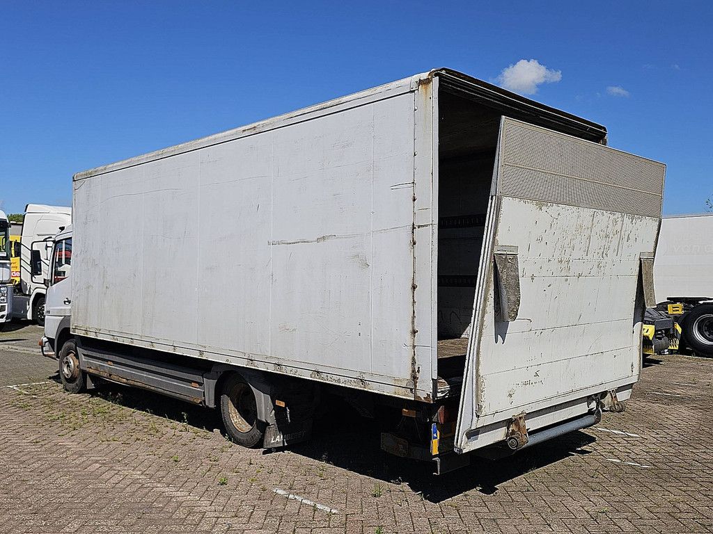MERCEDES-BENZ ATEGO 818