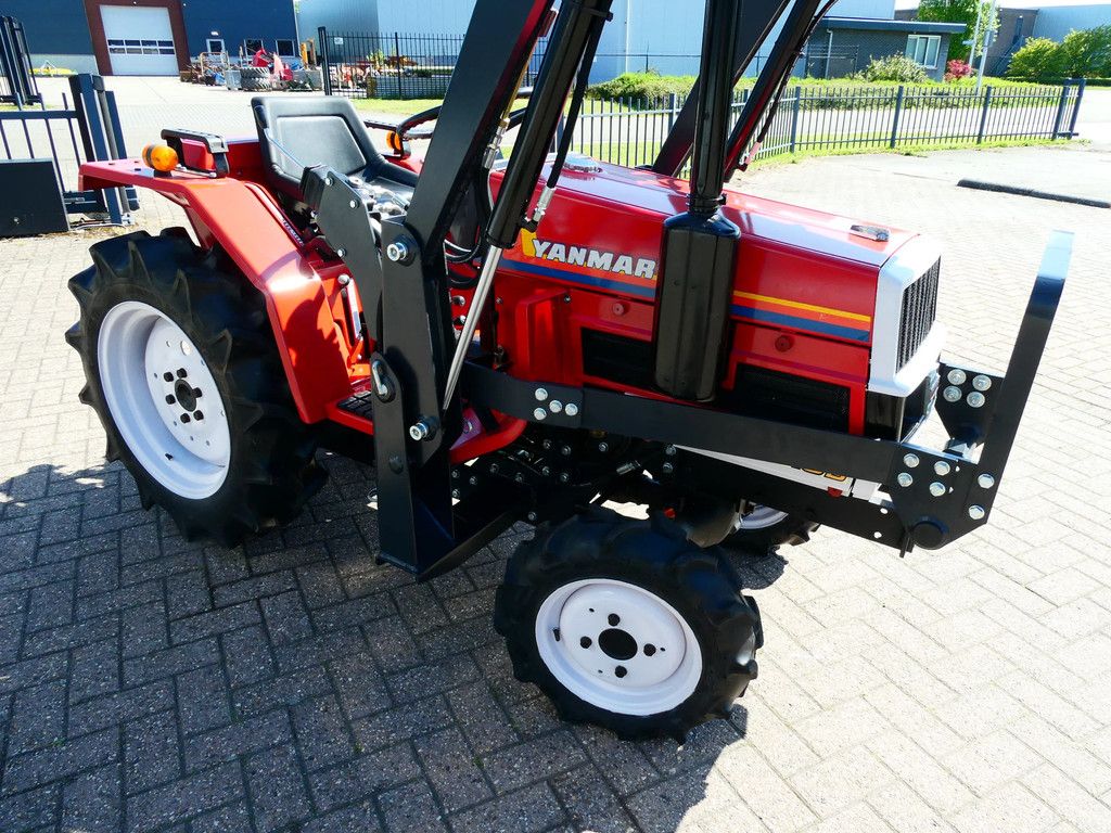 Yanmar F16D 4wd / 1576 Draaiuren / Voorlader