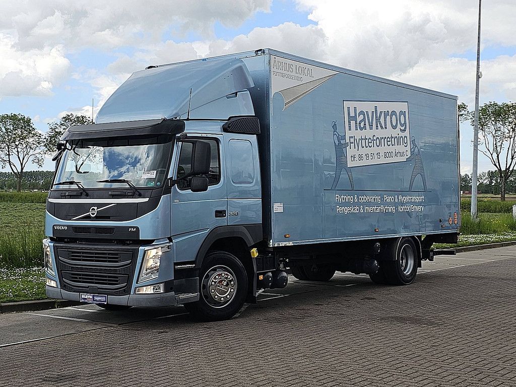 VOLVO FM 11.330 sleepercab 2.5t lift