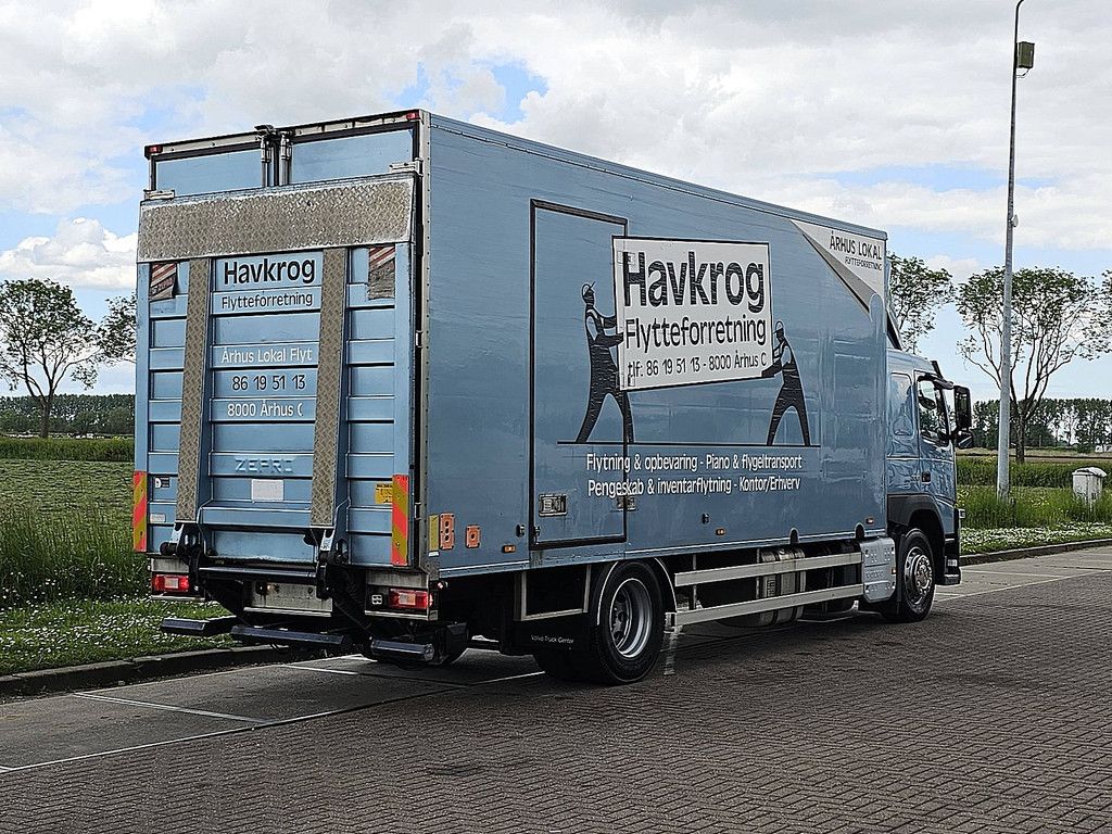 VOLVO FM 11.330 sleepercab 2.5t lift