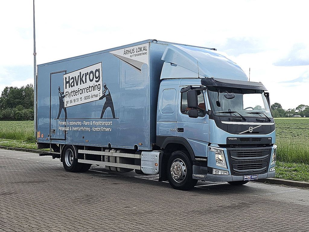 VOLVO FM 11.330 sleepercab 2.5t lift