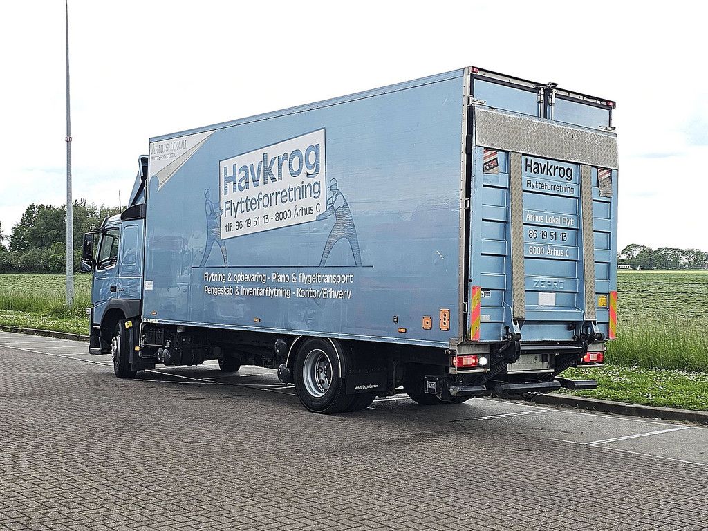 VOLVO FM 11.330 sleepercab 2.5t lift