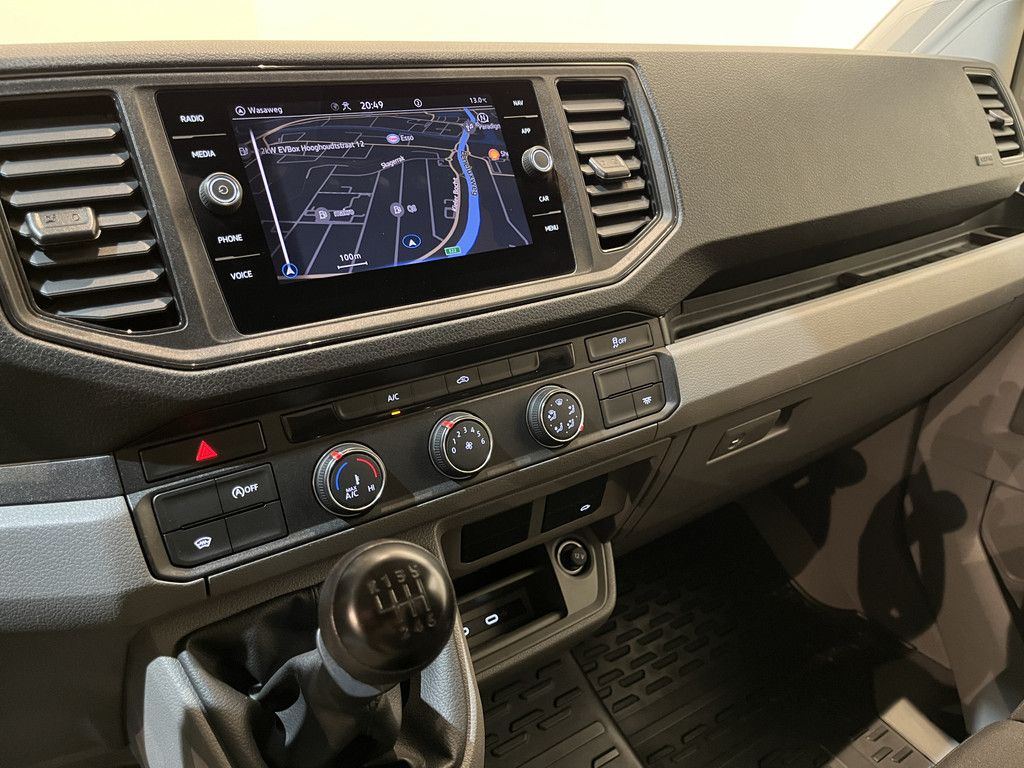 Volkswagen Crafter 35 2.0 TDI L3 140 PK Bakwagen / Dhollandia Laadklep / Meubelbak / Euro 6 / Airco / Cruise Control / CarPlay / Navigatie / 3-Zits / 42.400 KM !!