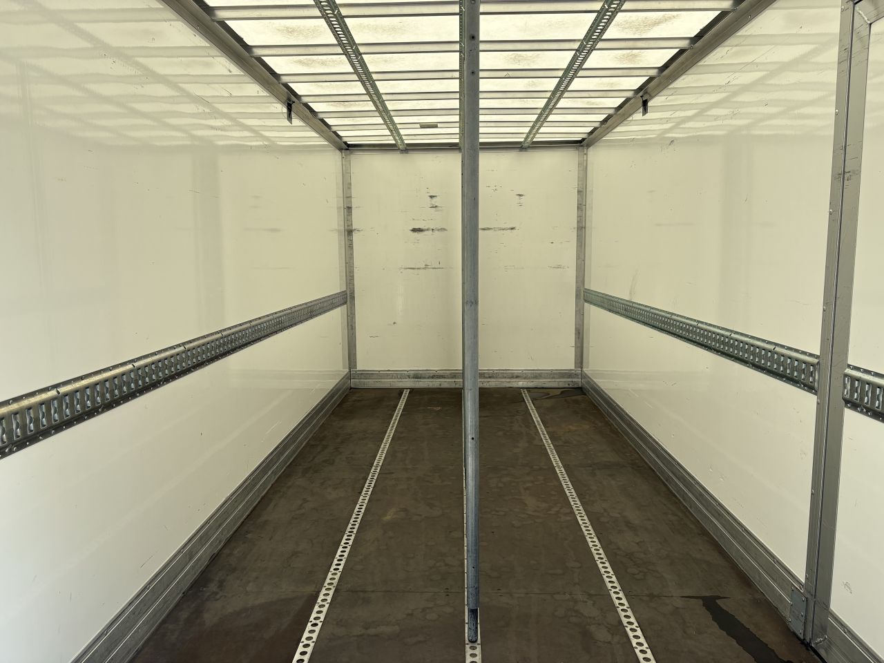 Be trekker Iveco Daily 35S18 Clixtar met laadklep 750 kg (35) N1
