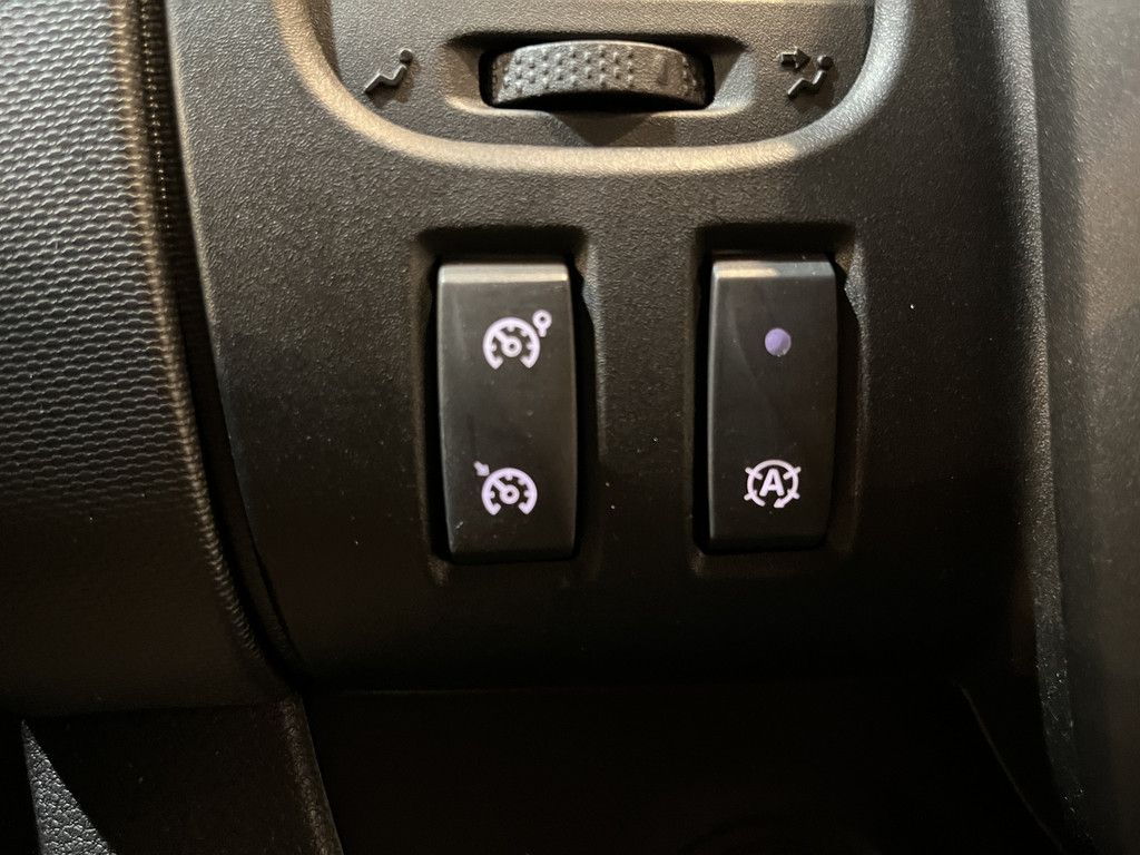 Renault Trafic 2.0 dCi 120 L1H1 120 PK / Euro 6 / Airco / Cruise Control / Imperiaal / LED / PDC / 3-Zits