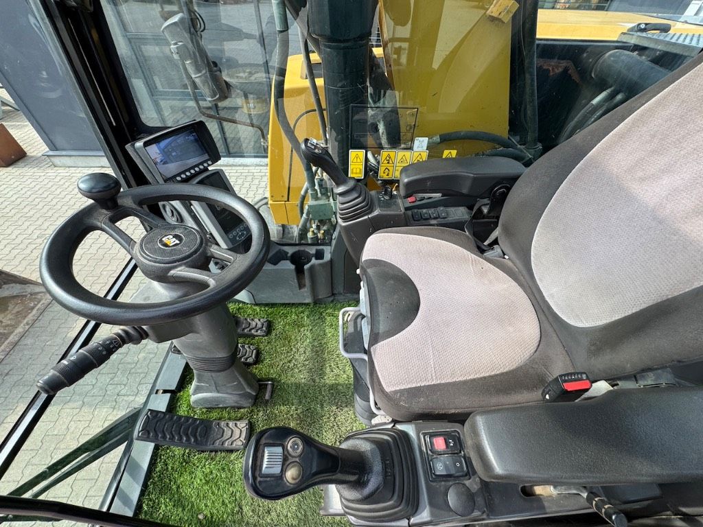 CAT M316F