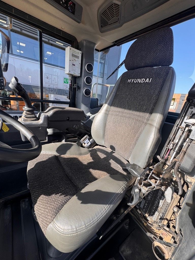 Hyundai HL 970