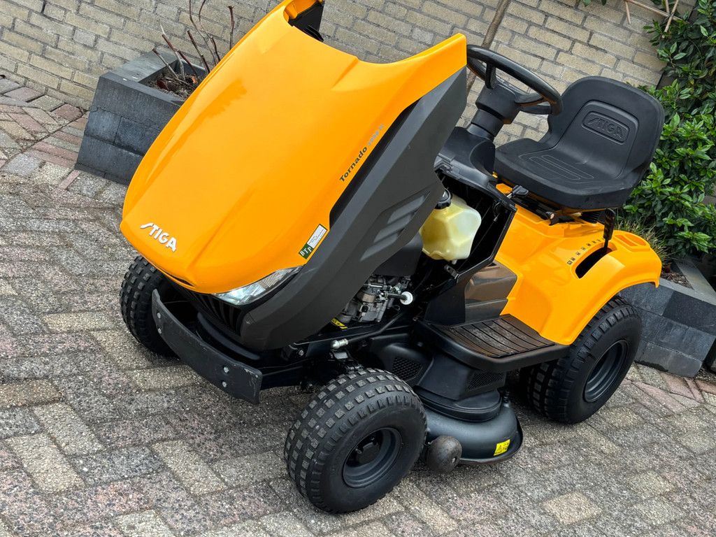 Stiga Gebruikte Zitmaaier 16,5pk Briggs hydrost. Mulch