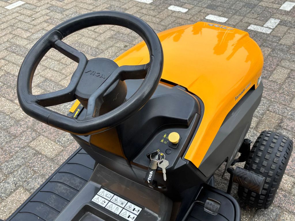 Stiga Gebruikte Zitmaaier 16,5pk Briggs hydrost. Mulch