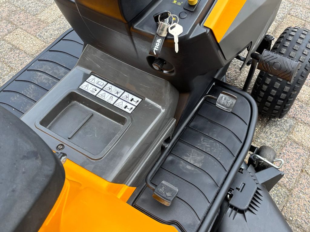 Stiga Gebruikte Zitmaaier 16,5pk Briggs hydrost. Mulch