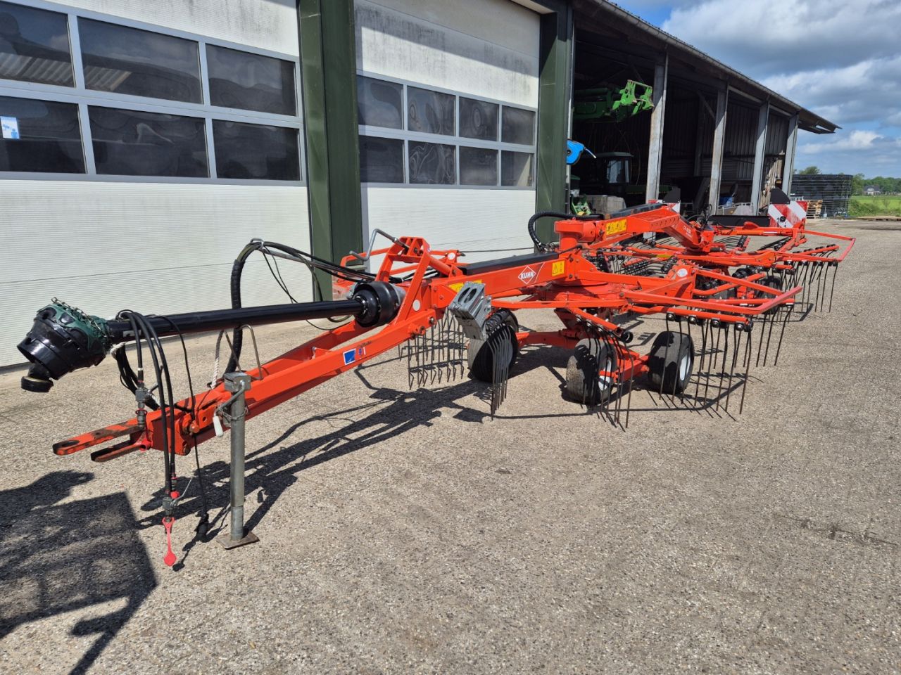 Kuhn GA6632 Zijafleg hark treintje dubbele hark