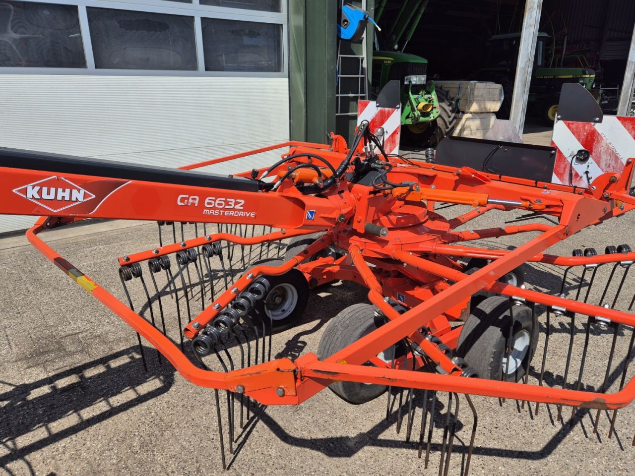 Kuhn GA6632 Zijafleg hark treintje dubbele hark