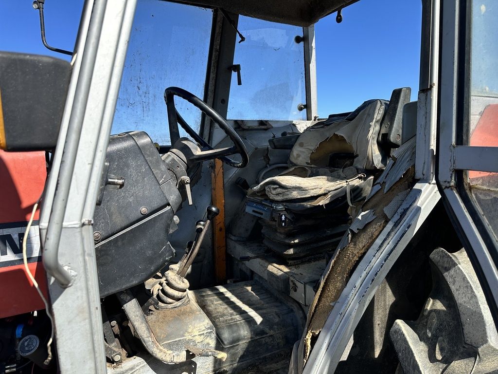 Massey-Ferguson 375