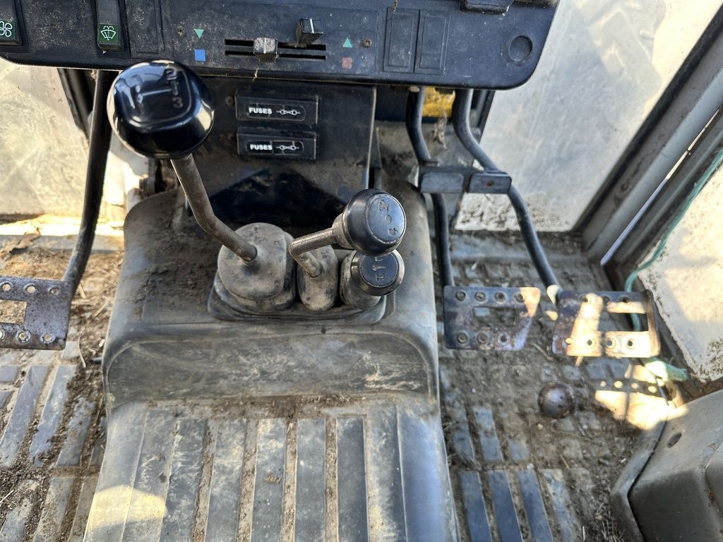 Massey-Ferguson 375