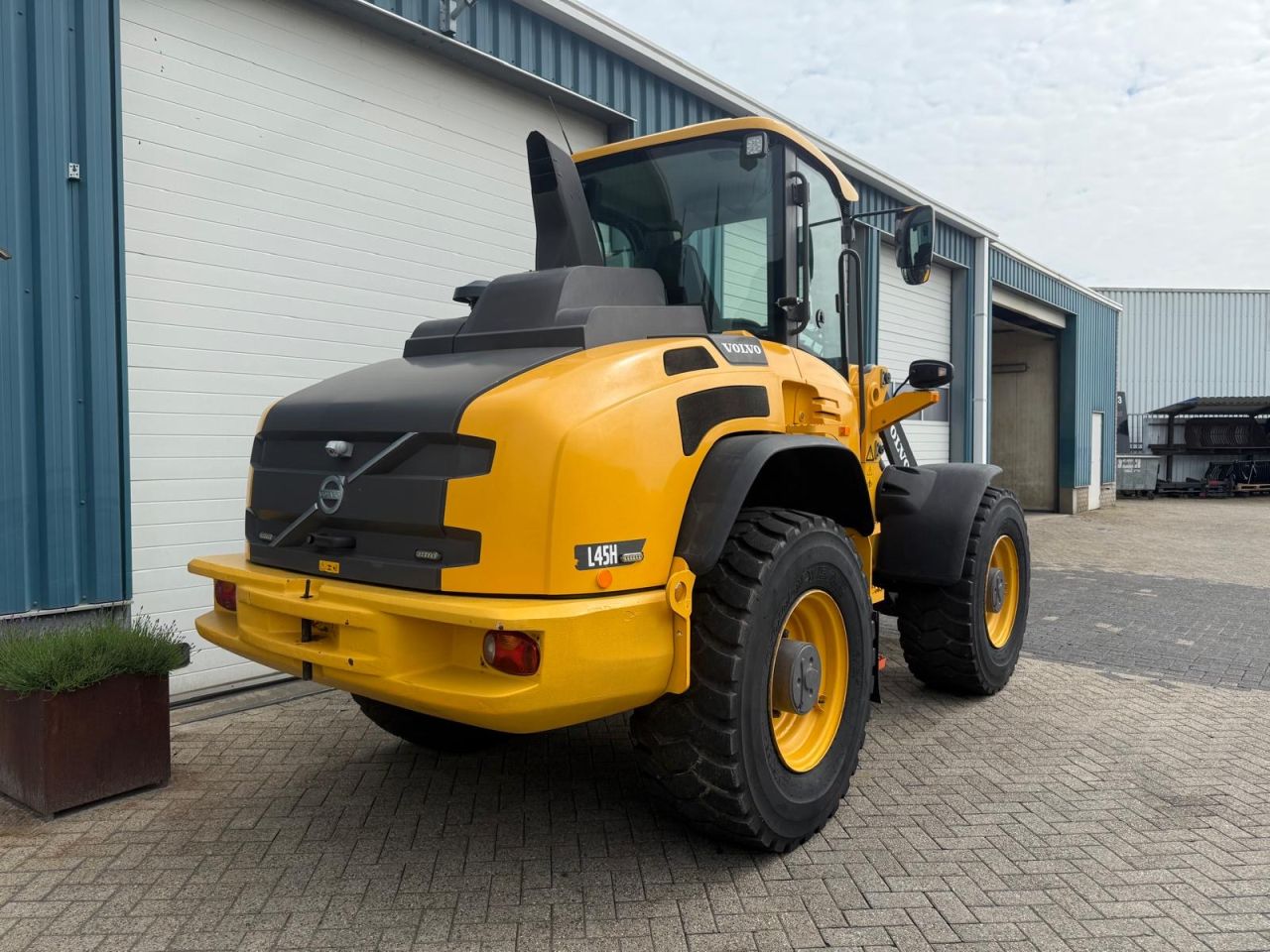VOLVO L45H (2017 ) 7740 UUR