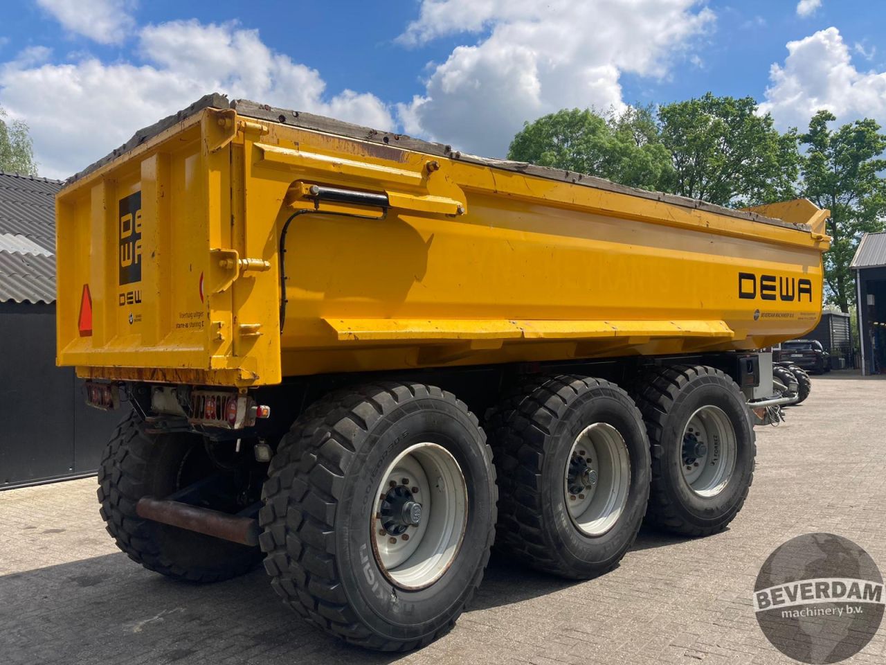 Dewa CC303 gronddumper